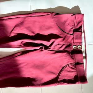 Freddy’s DiwoPro Mid Rise Full Length Burgundy Pants XXS EUC